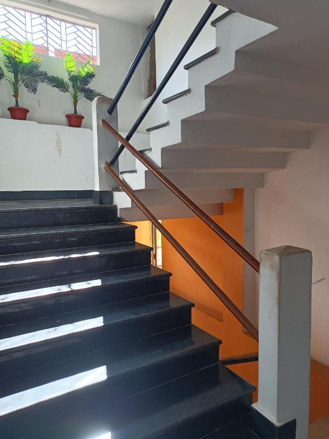 Kusum Hotel Dibrugarh Εξωτερικό φωτογραφία