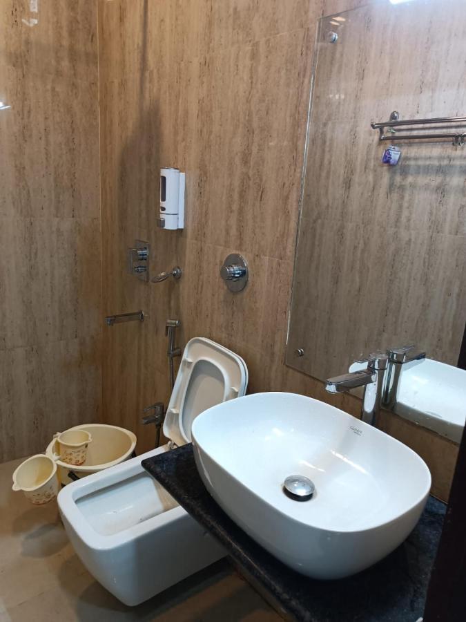 Kusum Hotel Dibrugarh Εξωτερικό φωτογραφία