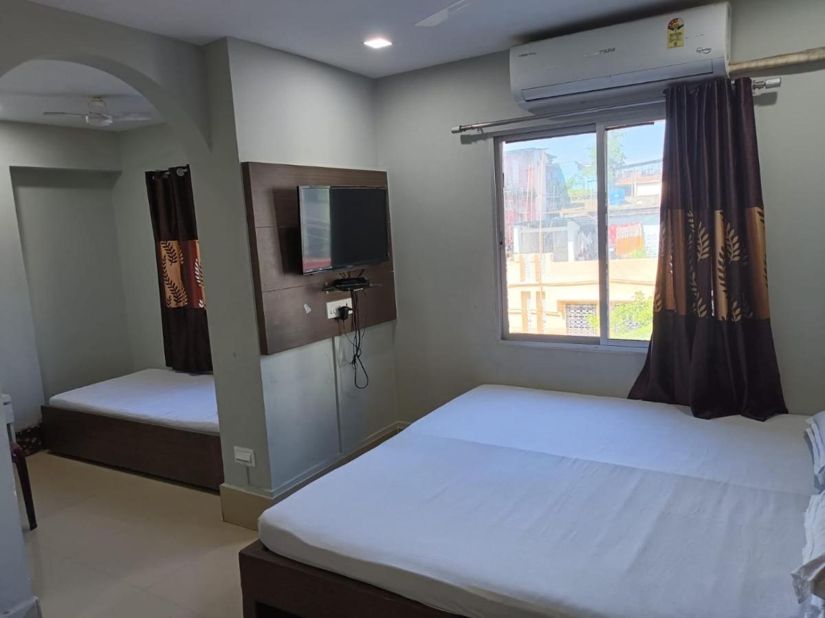 Kusum Hotel Dibrugarh Εξωτερικό φωτογραφία