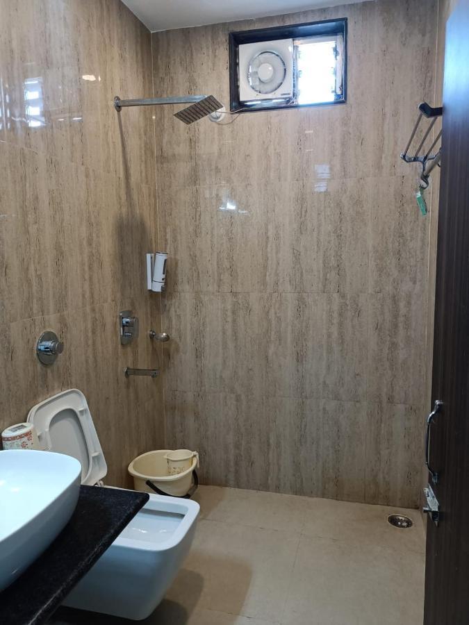 Kusum Hotel Dibrugarh Εξωτερικό φωτογραφία