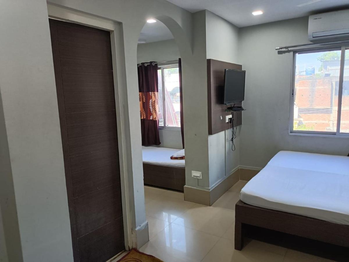 Kusum Hotel Dibrugarh Εξωτερικό φωτογραφία