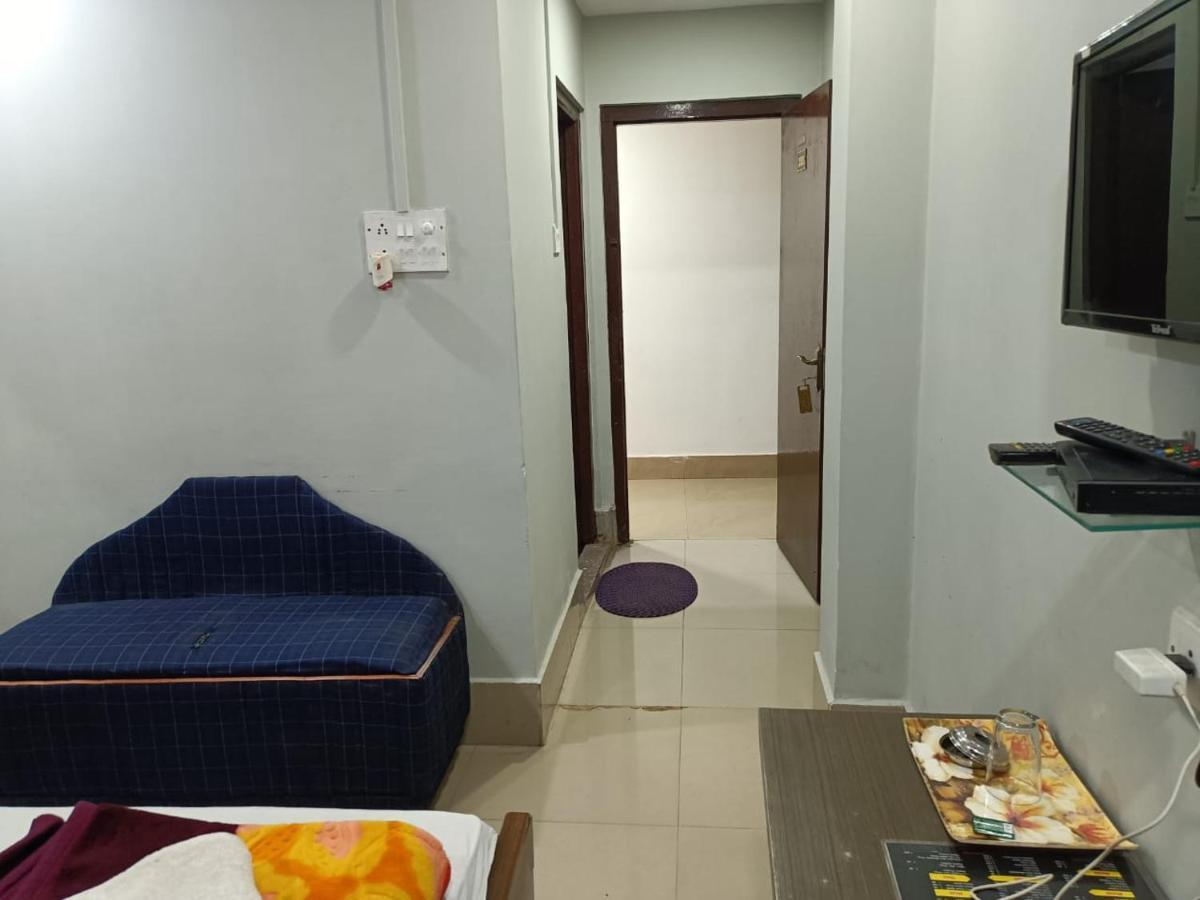 Kusum Hotel Dibrugarh Εξωτερικό φωτογραφία