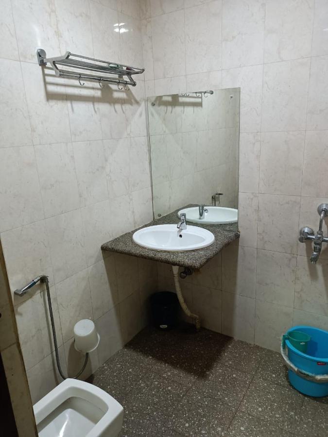 Kusum Hotel Dibrugarh Εξωτερικό φωτογραφία