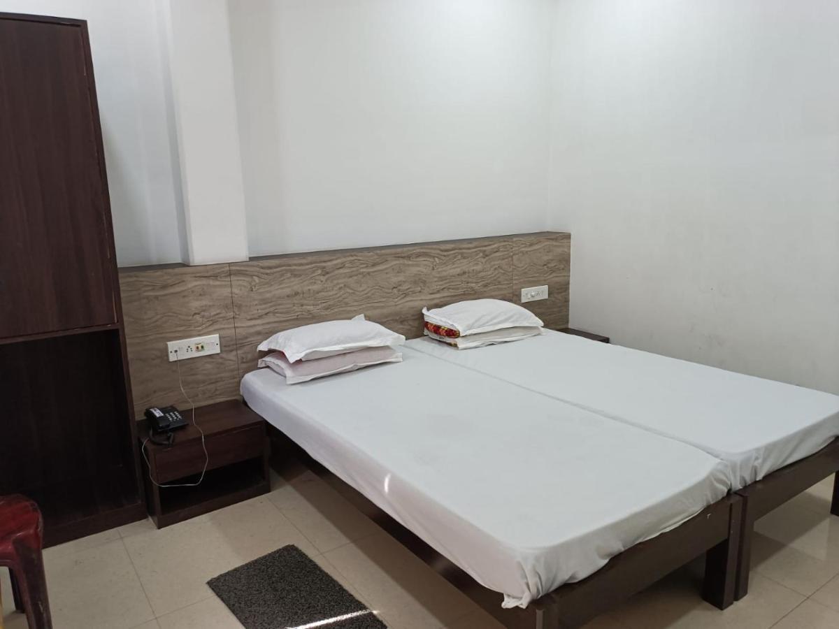 Kusum Hotel Dibrugarh Εξωτερικό φωτογραφία