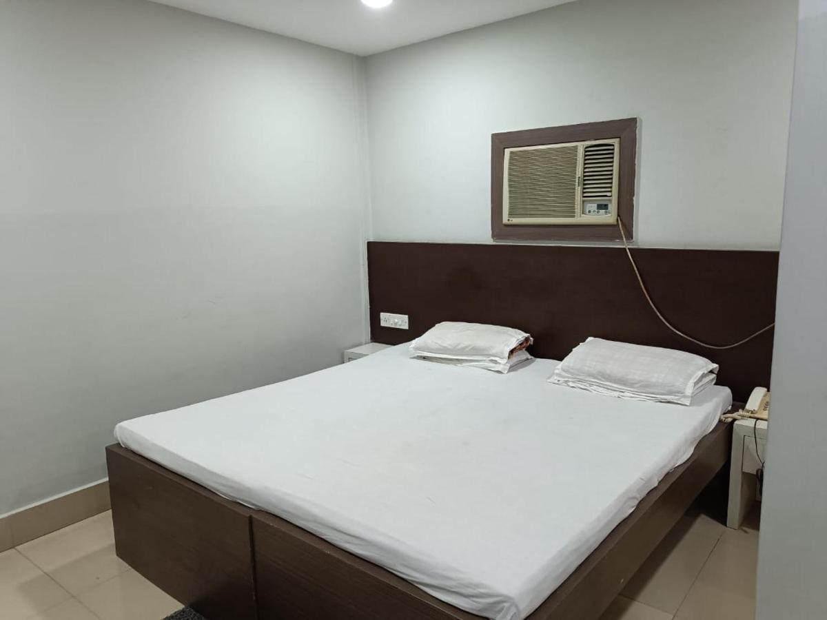 Kusum Hotel Dibrugarh Εξωτερικό φωτογραφία