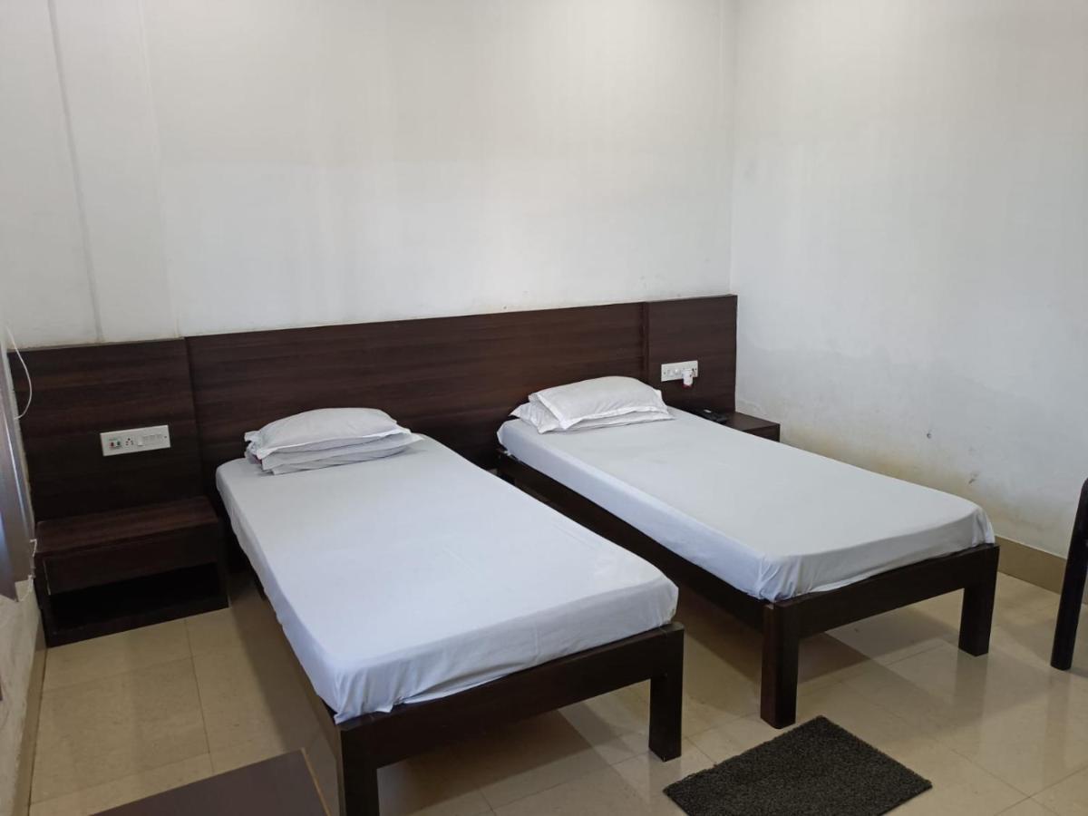 Kusum Hotel Dibrugarh Εξωτερικό φωτογραφία
