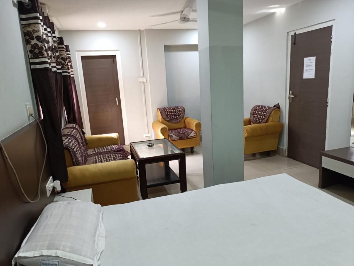 Kusum Hotel Dibrugarh Εξωτερικό φωτογραφία