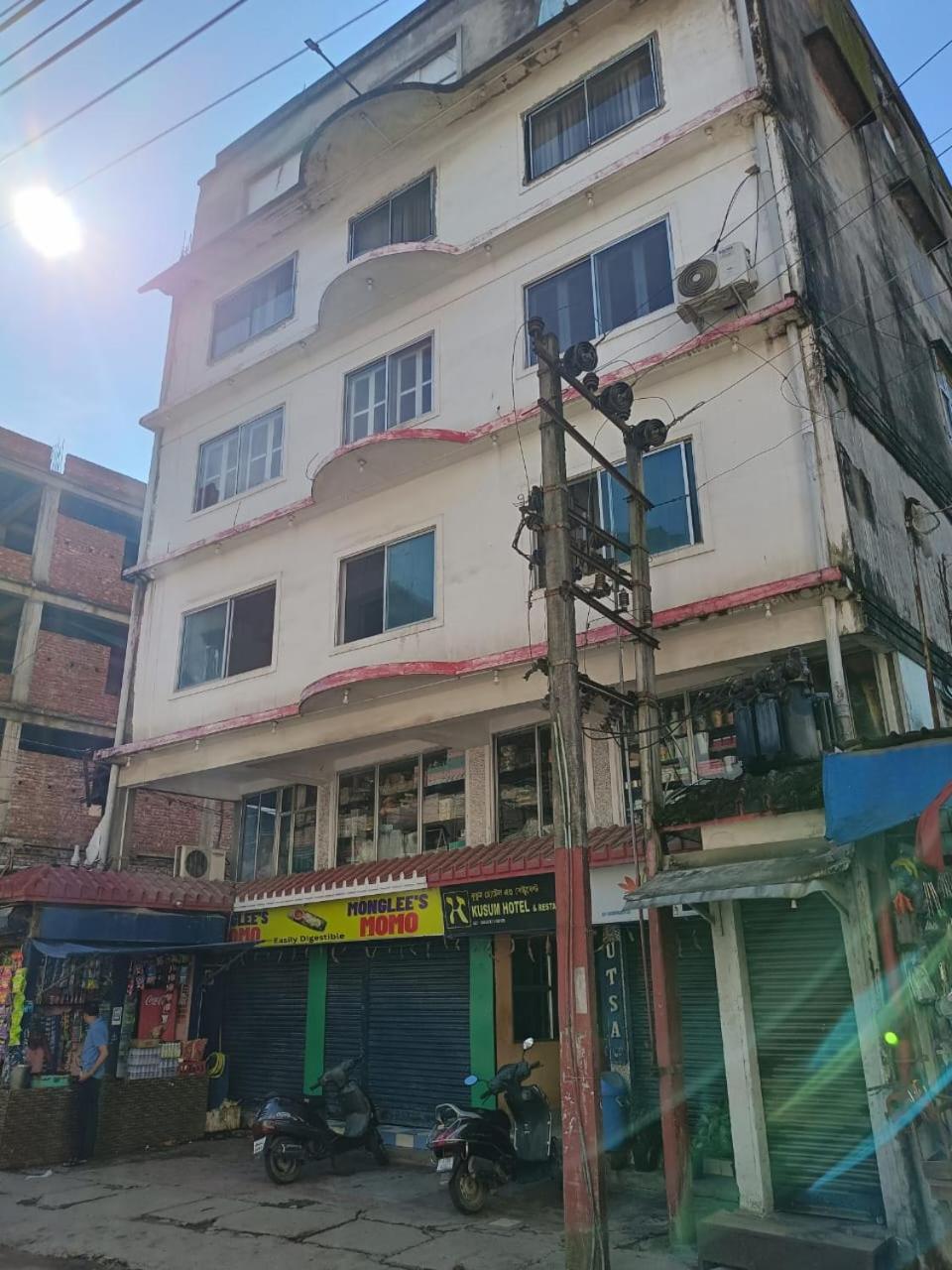 Kusum Hotel Dibrugarh Εξωτερικό φωτογραφία