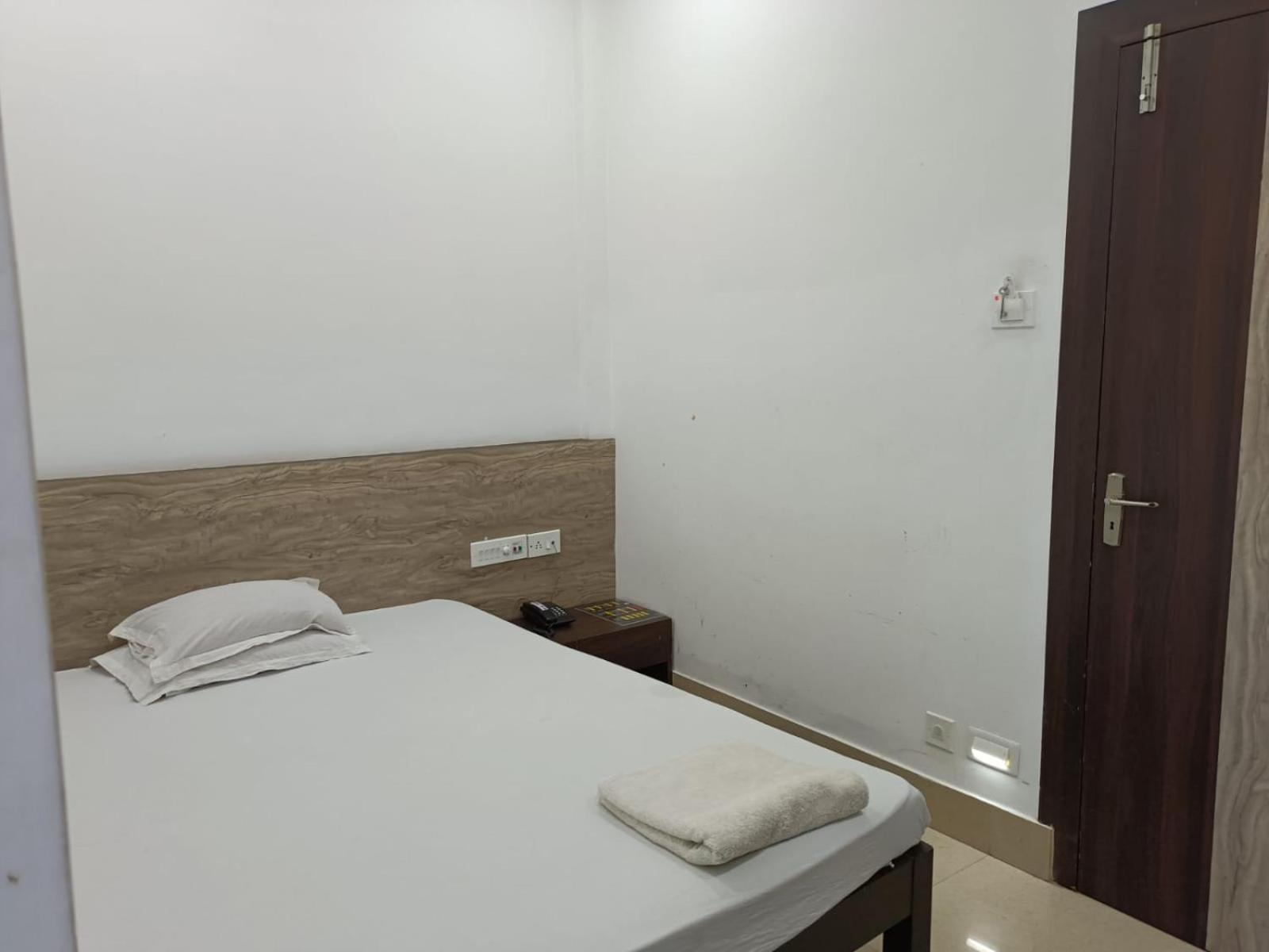 Kusum Hotel Dibrugarh Εξωτερικό φωτογραφία