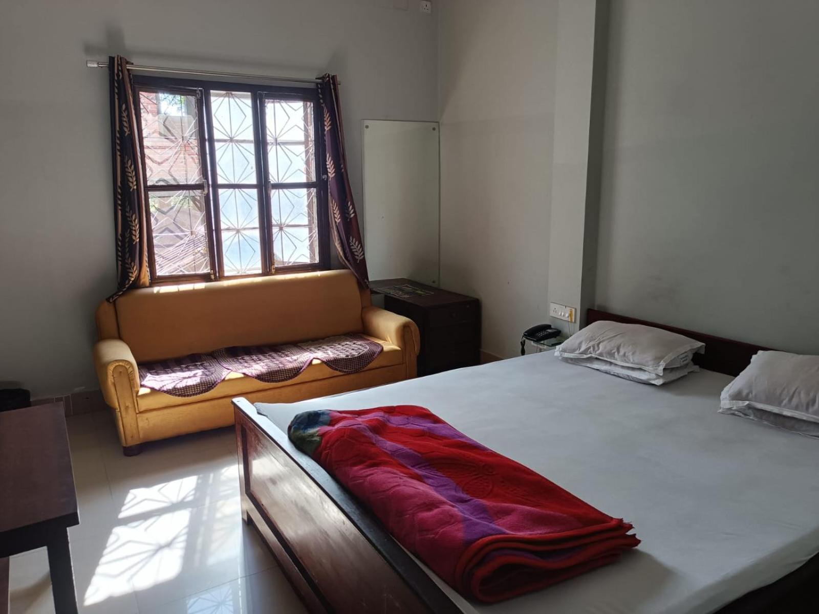 Kusum Hotel Dibrugarh Εξωτερικό φωτογραφία