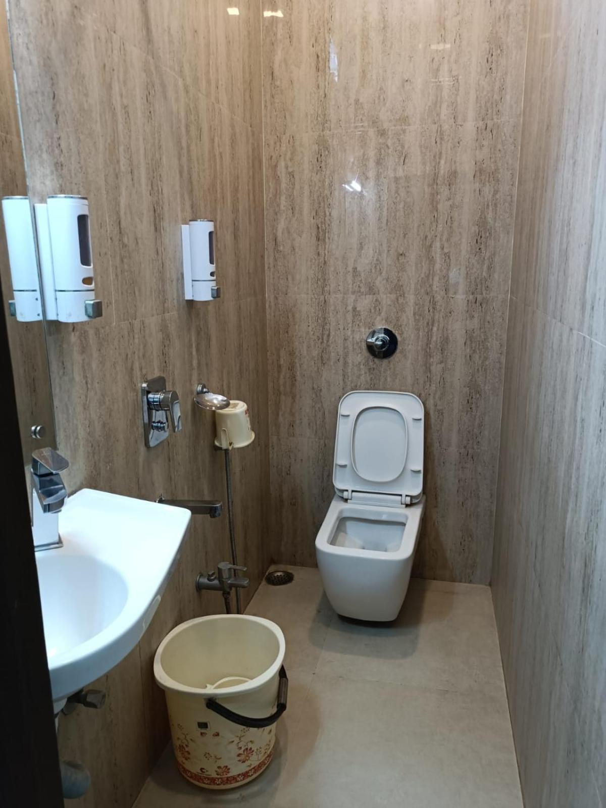 Kusum Hotel Dibrugarh Εξωτερικό φωτογραφία