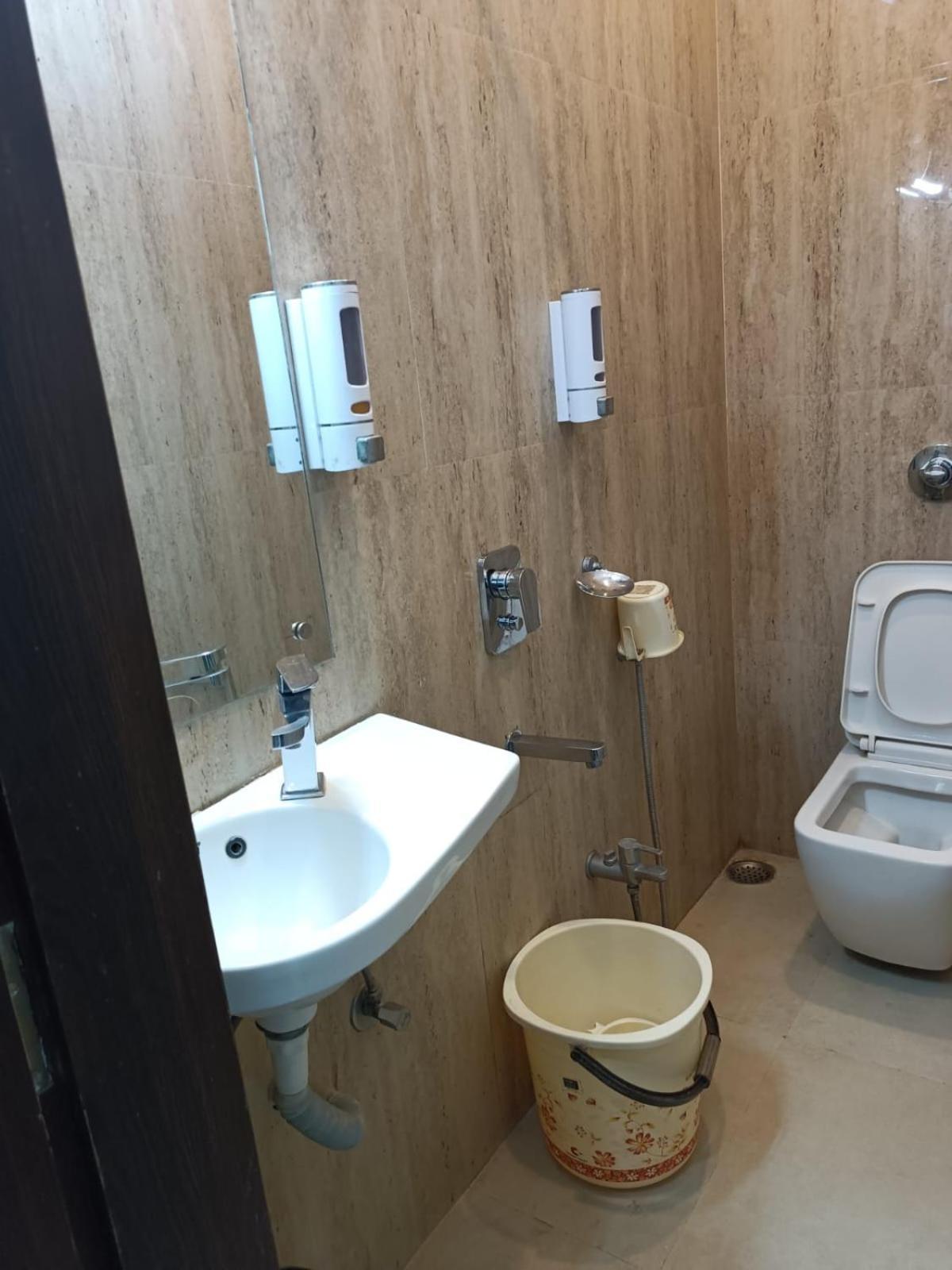 Kusum Hotel Dibrugarh Εξωτερικό φωτογραφία